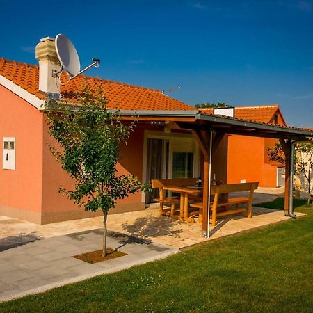 Vacation House Radosic Radosic  Buitenkant foto