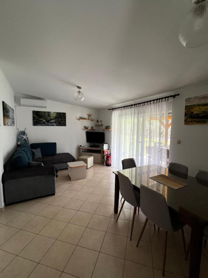 Vacation House Radosic Radosic  Buitenkant foto