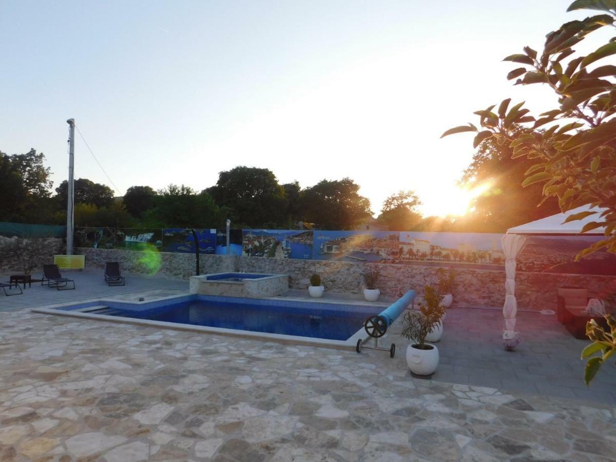 Vacation House Radosic Radosic  Buitenkant foto