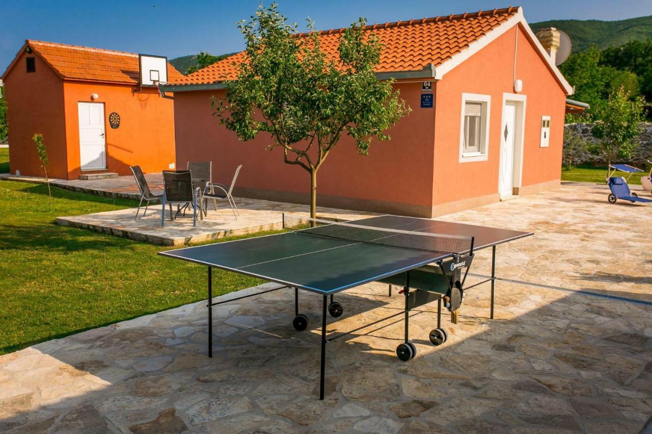 Vacation House Radosic Radosic  Buitenkant foto