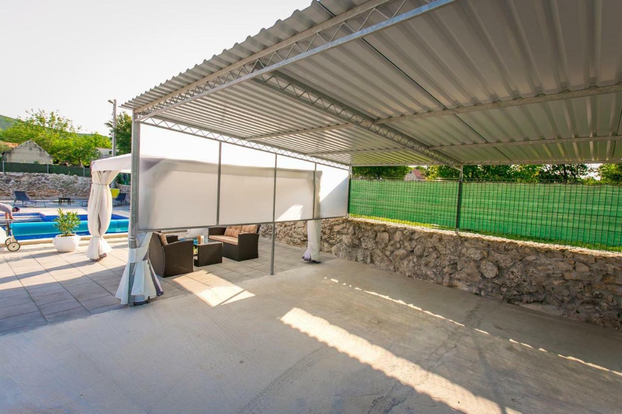 Vacation House Radosic Radosic  Buitenkant foto