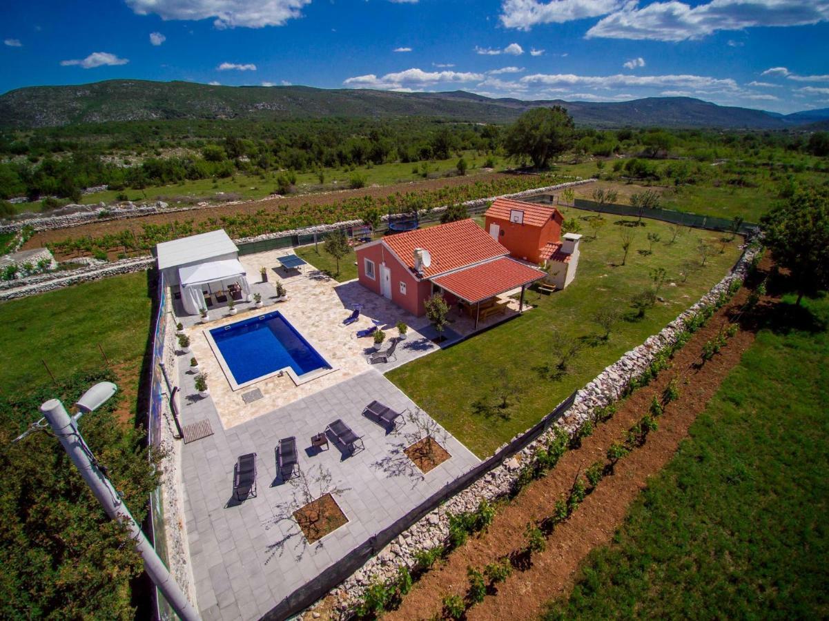 Vacation House Radosic Radosic  Buitenkant foto